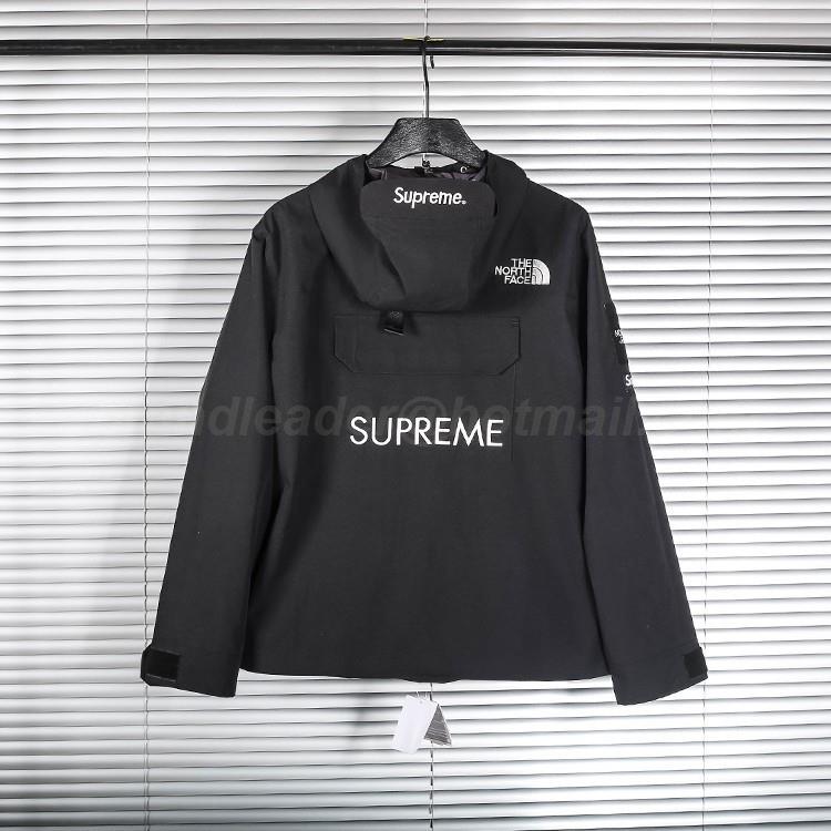 Supreme Men's Outwear 34